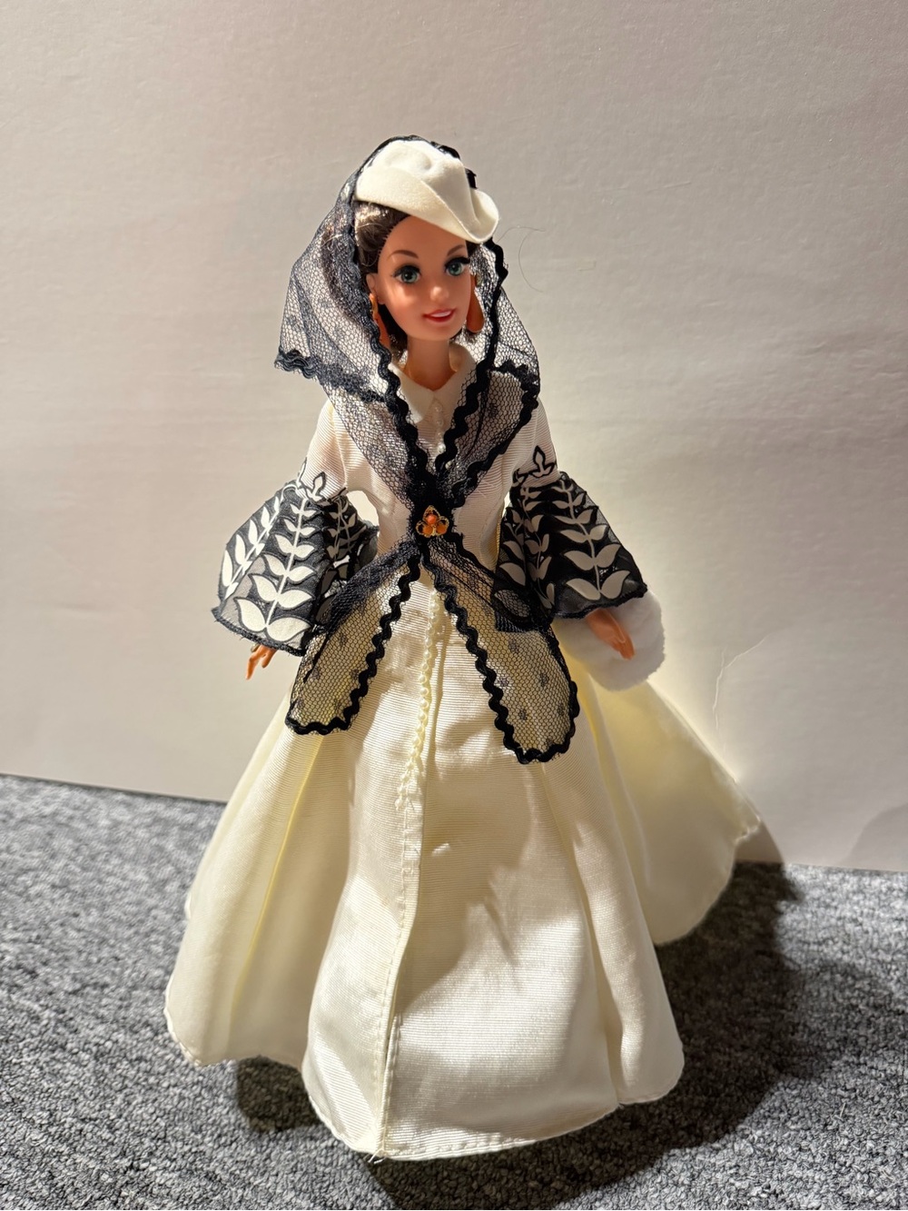 1994 Hollywood Legends Collection: Barbie as Scarlett O'Hara (Honeymoon Dress)
